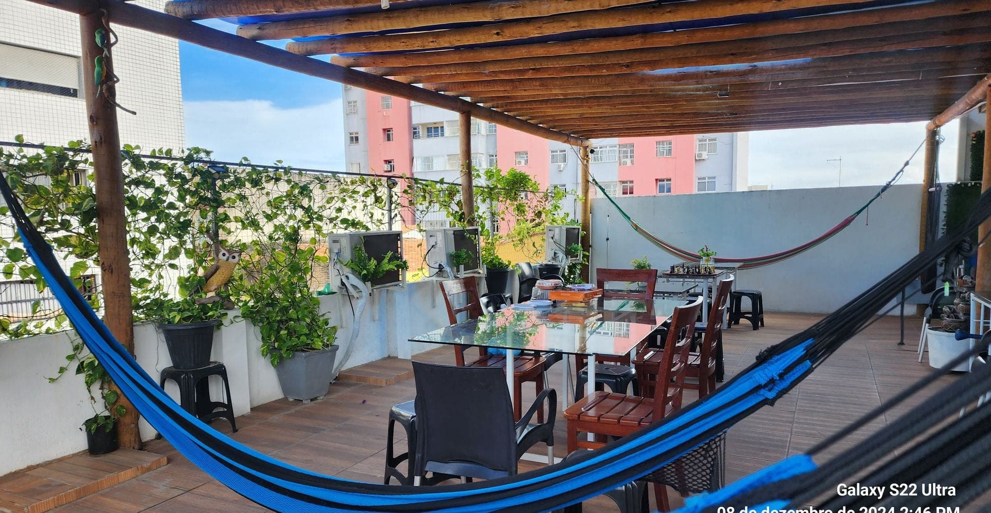 Rooftop do Coworking Parquelândia em Fortaleza — área ao ar livre para pausas e networking