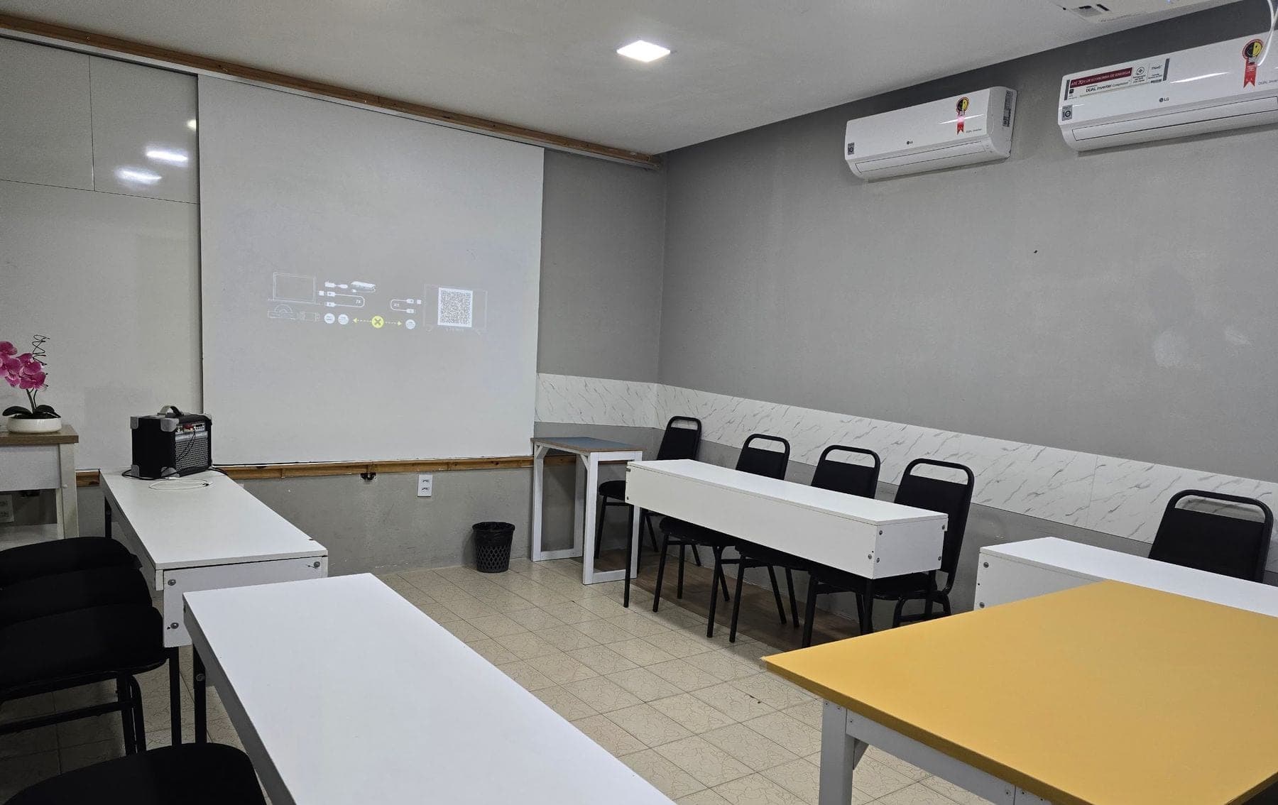 Sala Destaque (201) — Coworking Parquelândia, Fortaleza